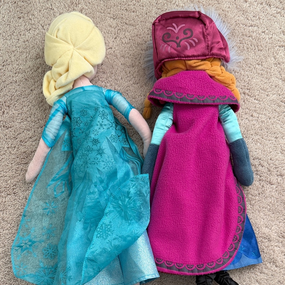 Frozen Sisters Plush Dolls Set - Anna and Elsa - Picture 4 of 4